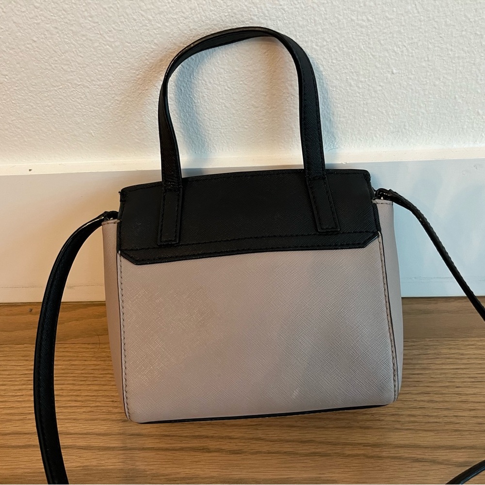 Kate Spade Black and Cream Shoulder Bag with Structured Design - Picture 5 of 6